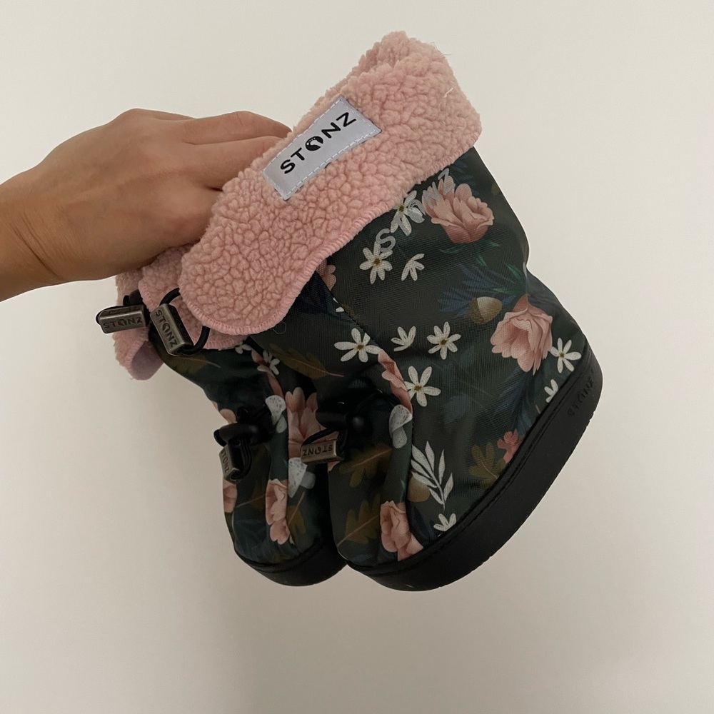 STONZ baby boots+ pink liners